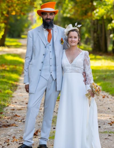 séance photo de couple mariage en ambiance automnale au château de la Ferté Saint Aubin 45 - photographe Loiret