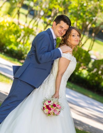 photographe mariage - photo couple au parc Pasteur à Orléans
